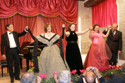 Concerto a Grignella in onore delle donne: soprano Gloria Bellini, mezzo soprano Elena Serra, soprano Anna Maria Caruso, pianista Luis Baragiola,musicista Daniele Ruboli